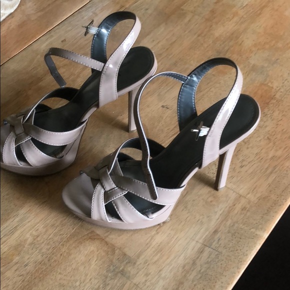 Tan heels - Picture 2 of 3